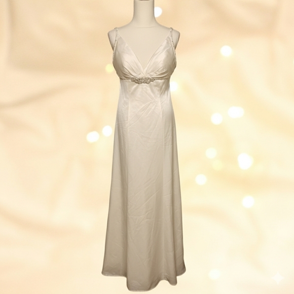 NWT Size 8 Venus Bridal Pallas Athena Ivory Satin Rhinestone Waist & Straps - Picture 5 of 10